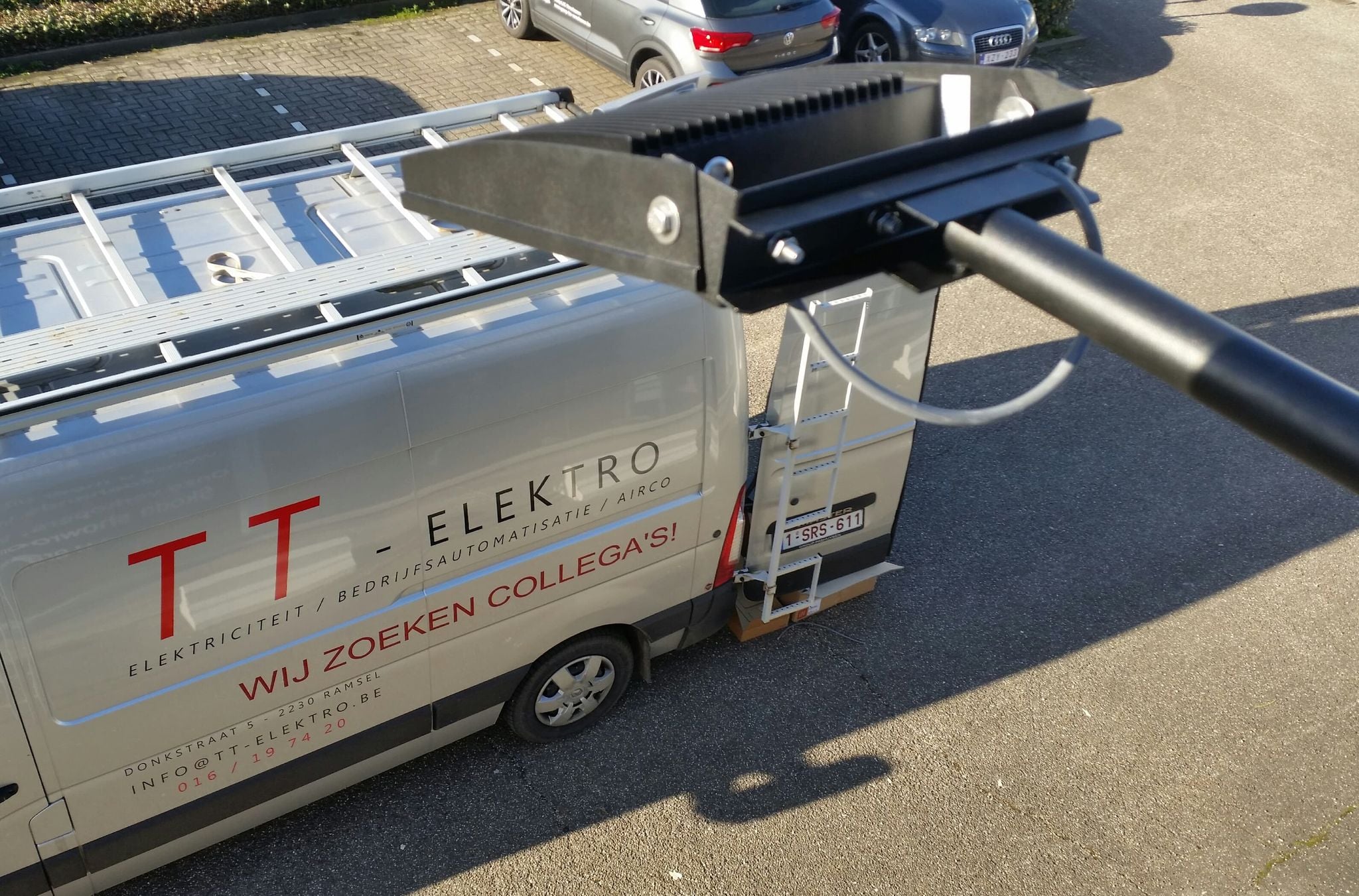 TT-Elektro team en servicewagen